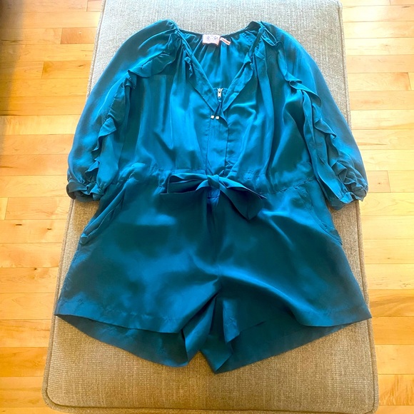 Juicy Couture Shorts Romper - Picture 1 of 5